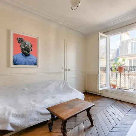 For 4 In Montmartre - 18 *